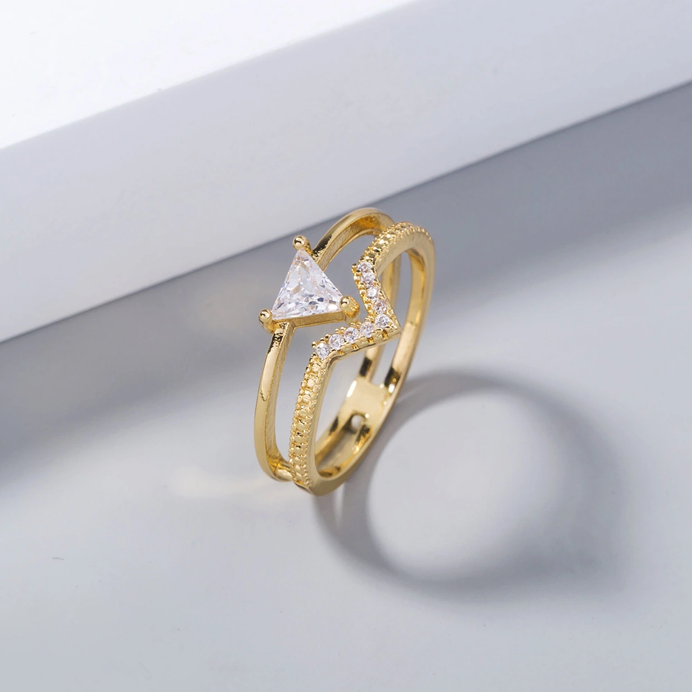 Geometric Irregular Triangular Zircon Ring Ring With Double V-Shaped Micro-Gem Inlay