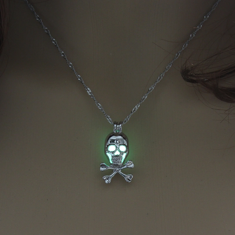 Halloween glow-in-the-dark skull necklace