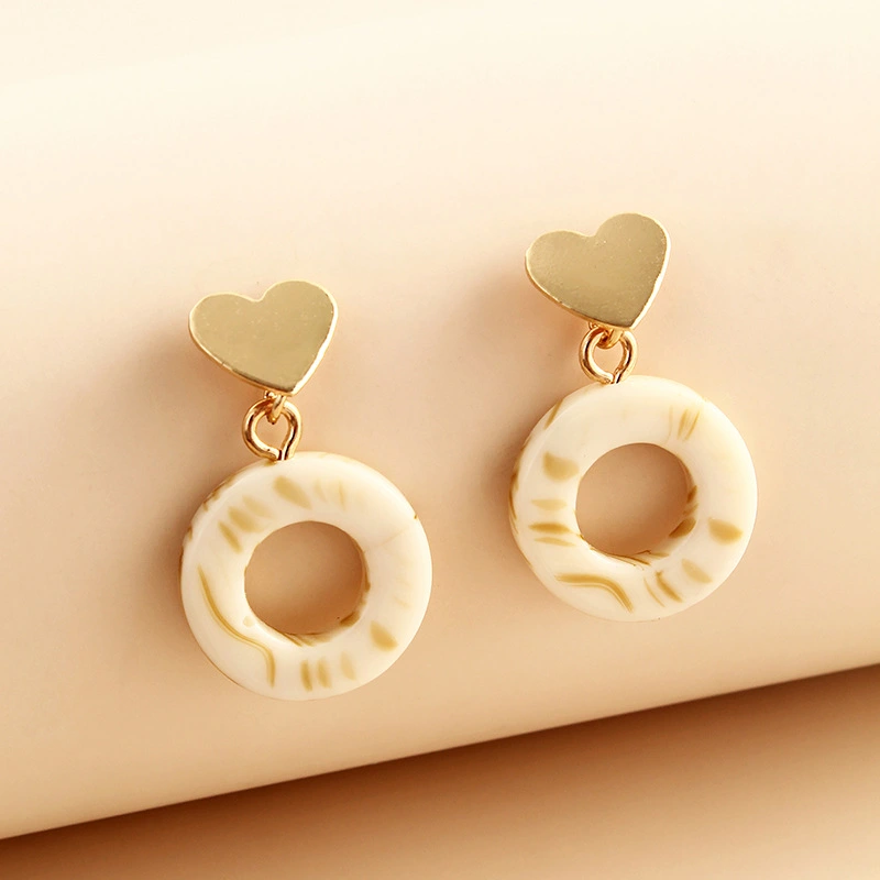 Retro Autumn New Trendy Earrings Heart-shaped Resin Earrings