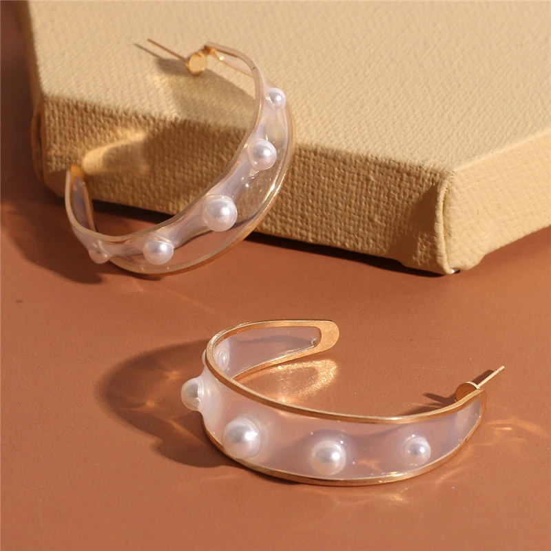 Simple C-shaped Crescent Pearl Earrings For Women