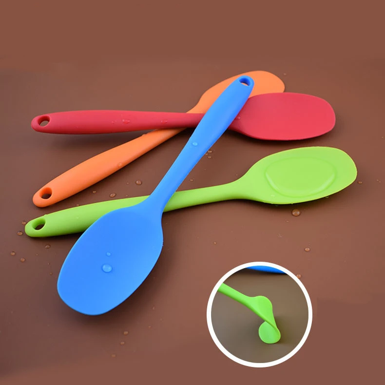 Small One-piece All-inclusive Silicone Soup Ladle With Handle