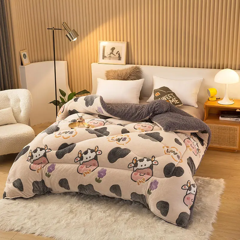The Thick Short Fluffy Soft Warm Quilt In Autumn And Winter Brings Comfort And Good Sleep For The Family At Home