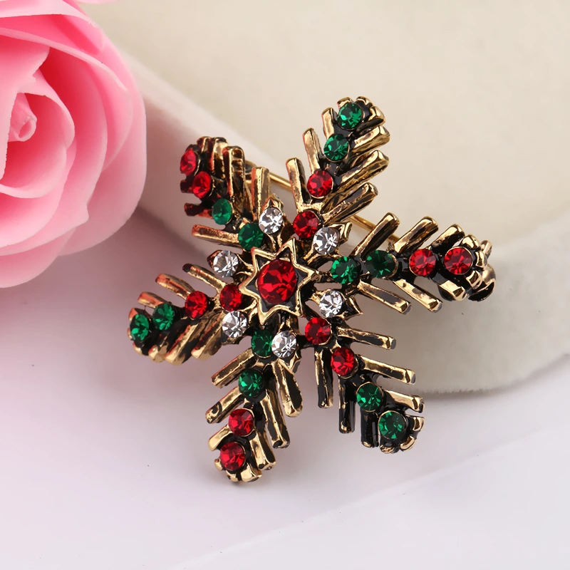 Fashionable Retro Metal Christmas Snowflake Brooch