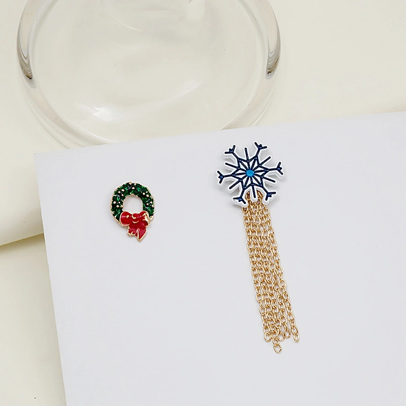 Christmas Brooch Alloy Drip Oil Snowflake Tassel