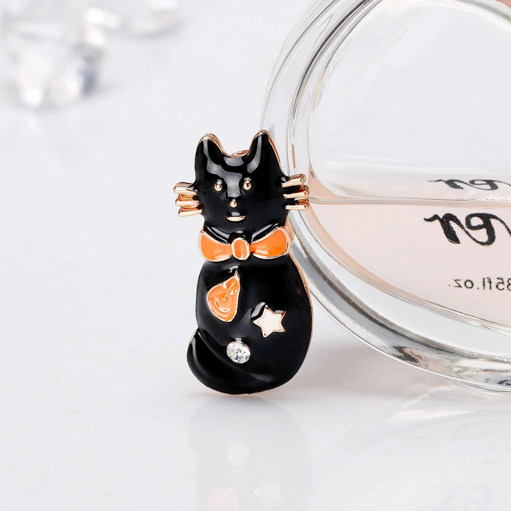 Playful And Cute Diamond Studded Creative Cat Brooch