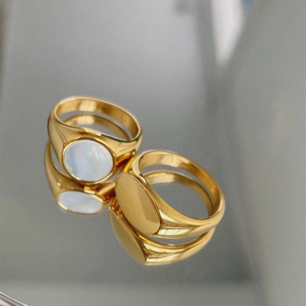 Light Body White Shell Metal Tail Finger Ring