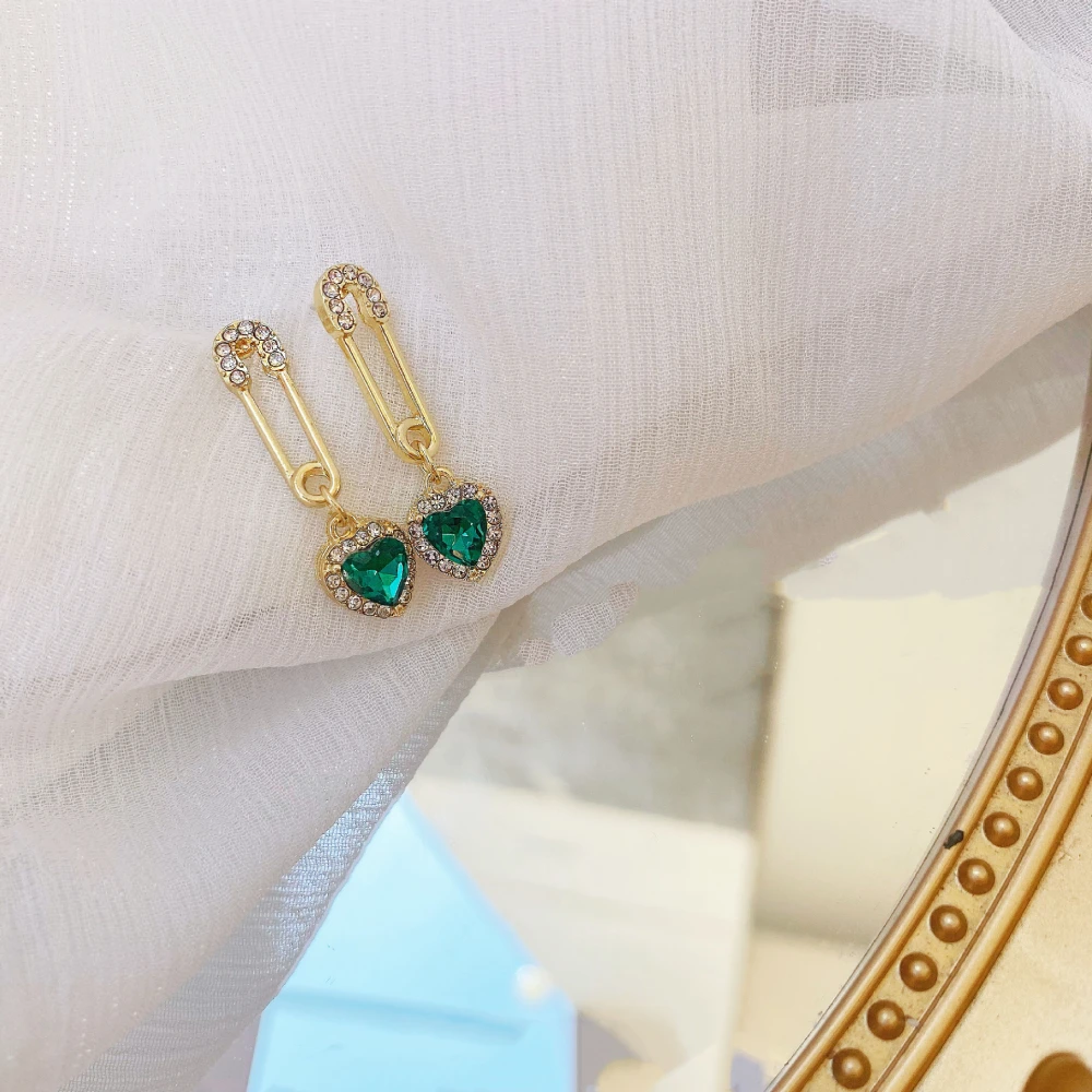 Korean Vintage Heart Emerald Diamond Earrings