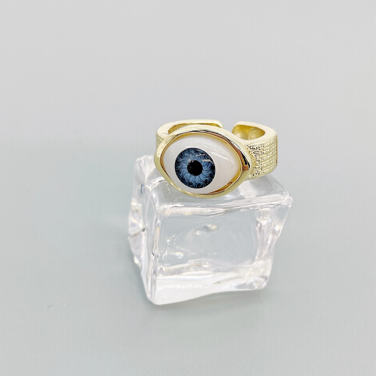 Fashionable Three-dimensional Eyes Adjustable Copper Ring