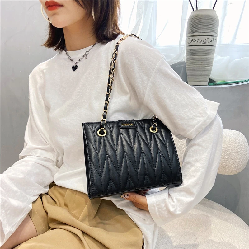 Trendy Fashion Chain Messenger Bag Casual