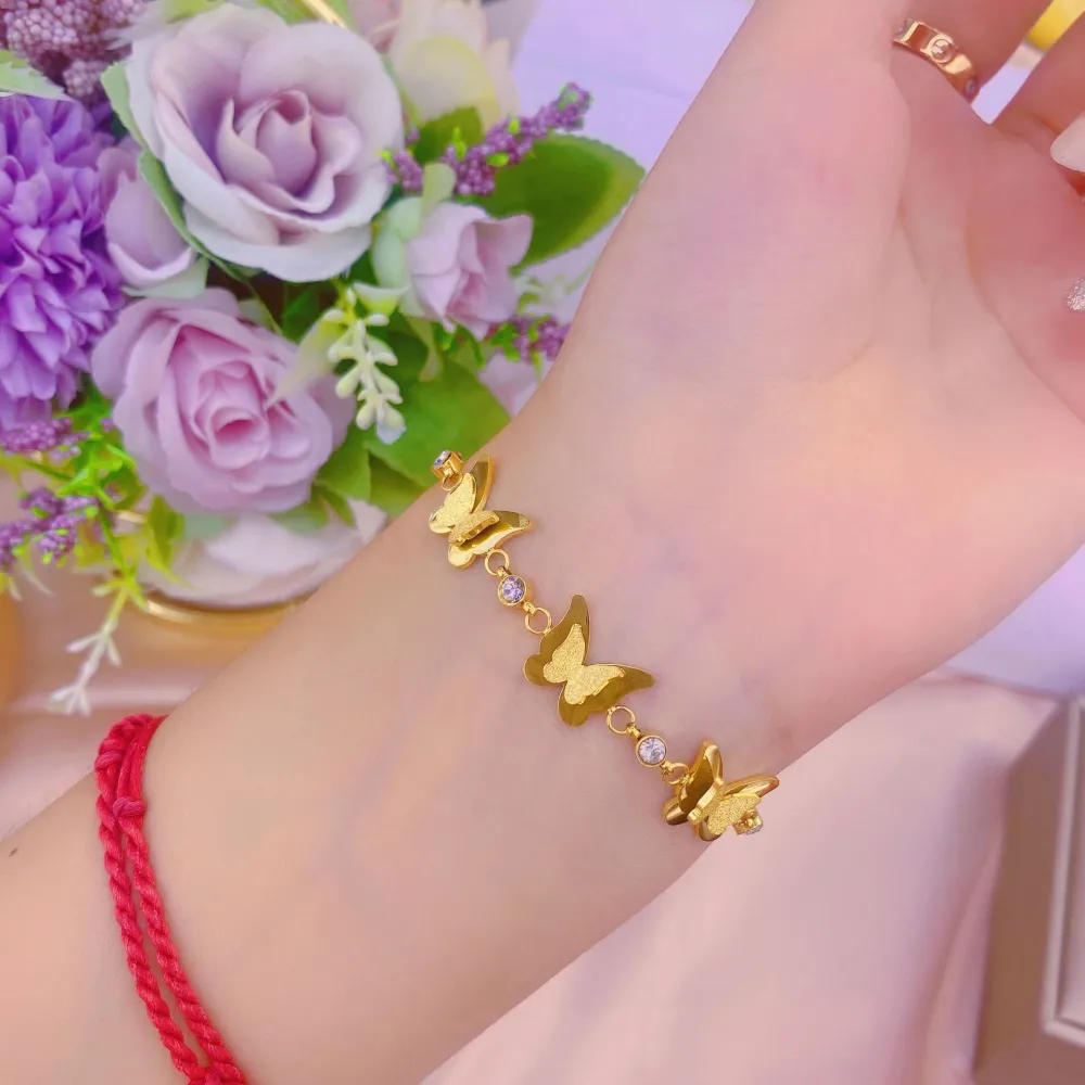 Fashionable Titanium Steel Pull-out Butterfly Bracelet