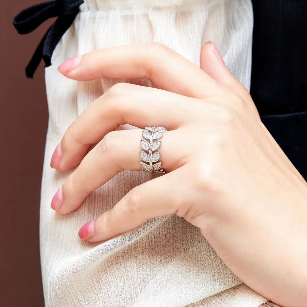 Women's Wide Version Of Sterling Silver Ring With Horse Eye Micro Inlaid With Diamond Leaves