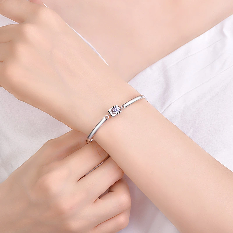 Fashion Simple S925 Sterling Silver Heart-shaped Bracelet