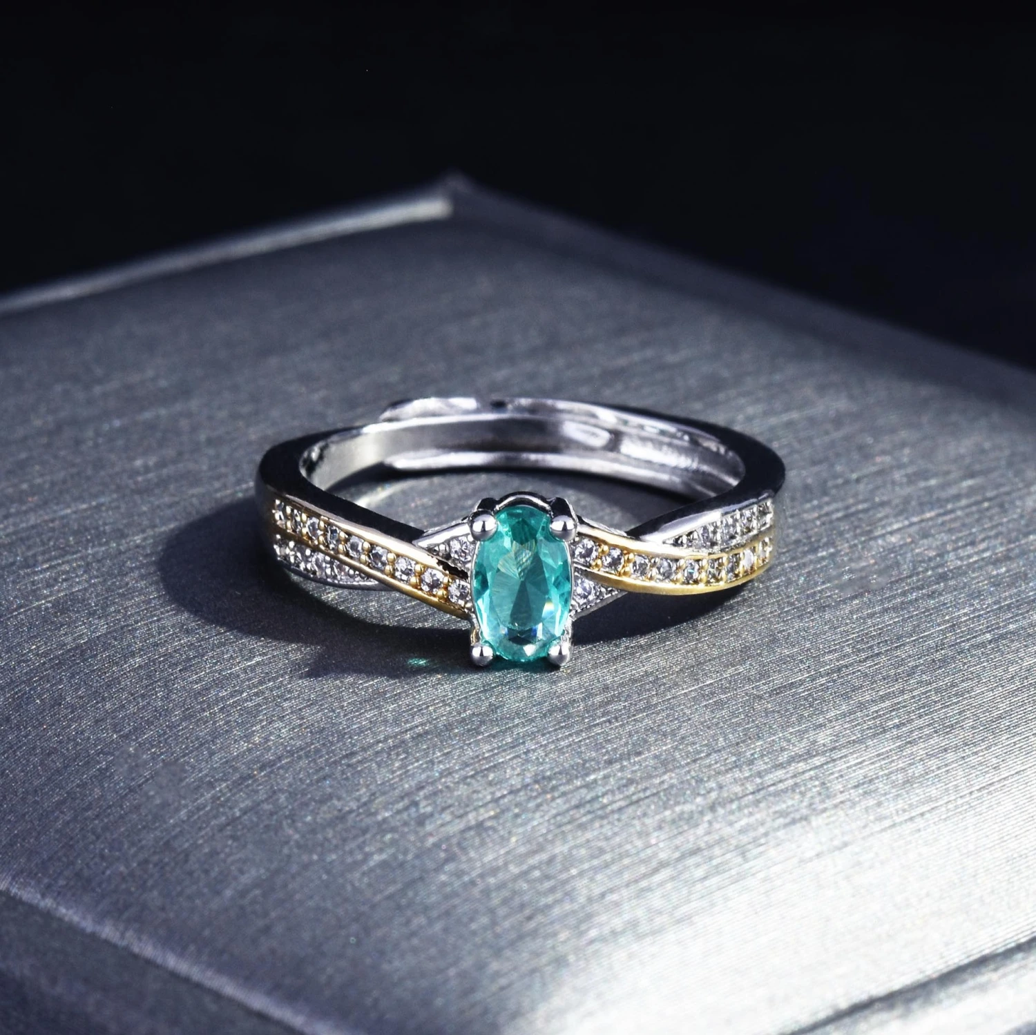 Imitation Natural Colombian Emerald Ring In Two Colors