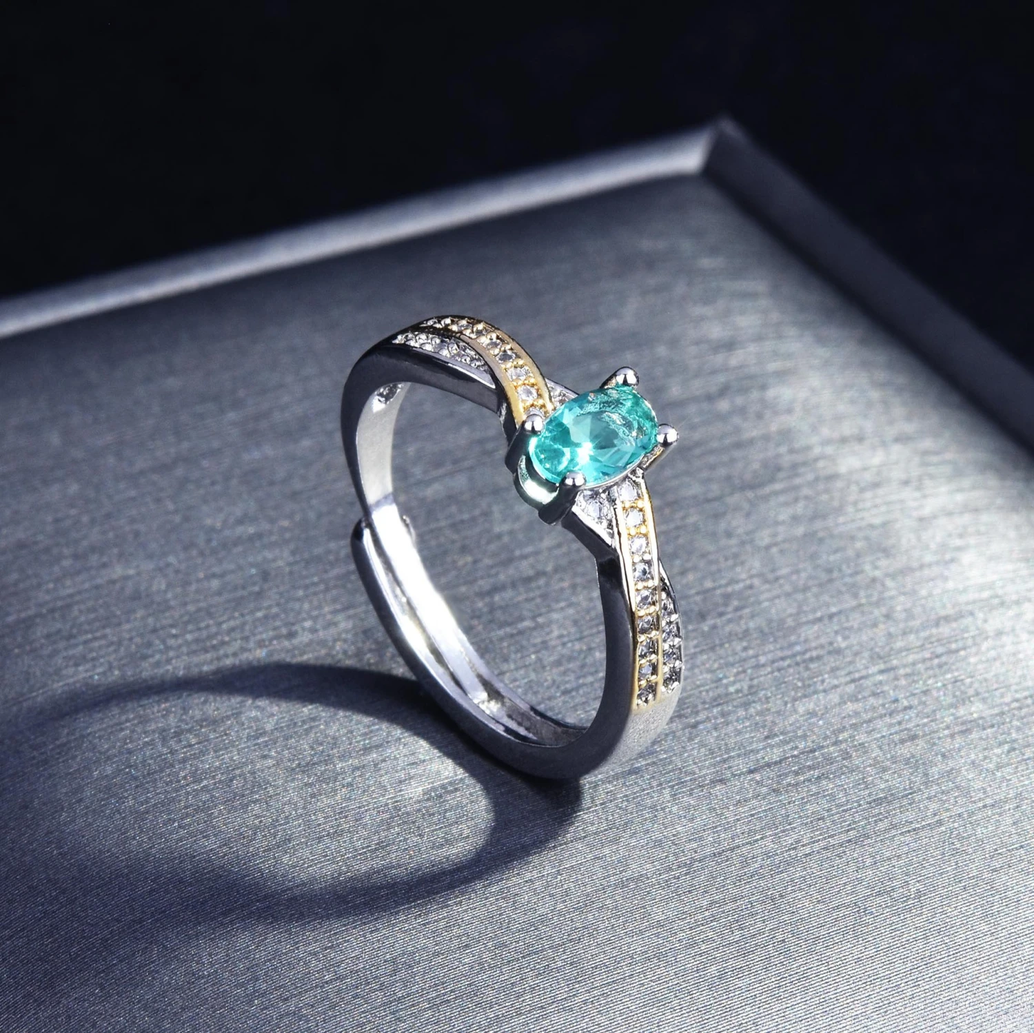 Imitation Natural Colombian Emerald Ring In Two Colors
