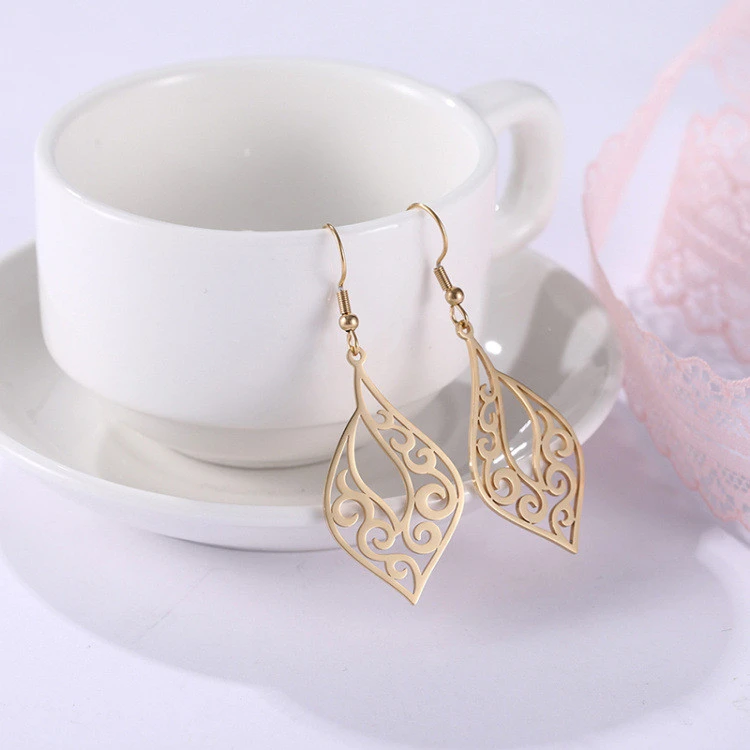 Popular Smooth Autumn Wind Fallen Leaves Temperament Earrings