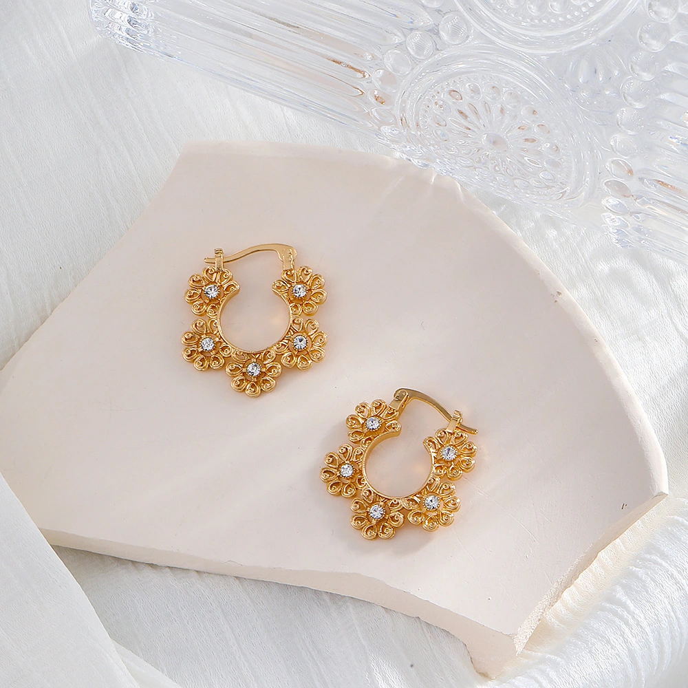 Retro Ethnic Style Full Of Diamond Flower Earrings Temperament