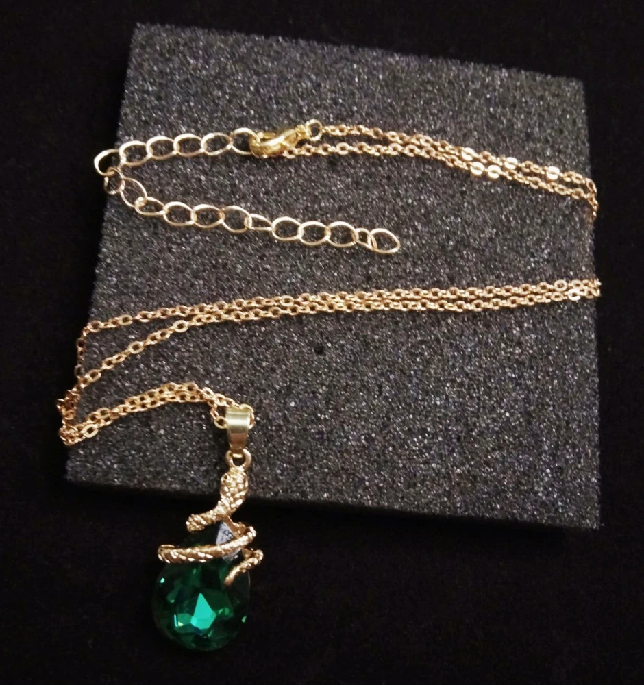 Emerald Crystal Glass Snake Earrings Necklace Set