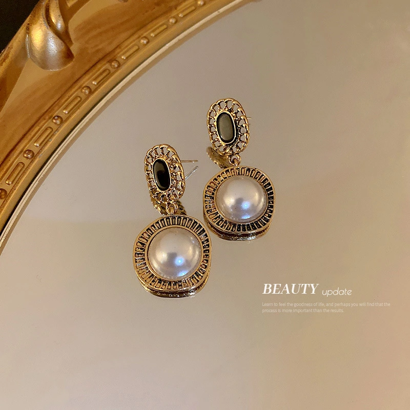 Irregular Pearl Circle Earrings Fashion Retro Long