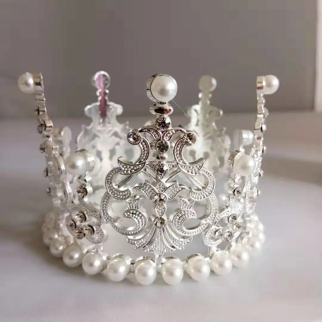 Alloy Round Pearl Crown Cake Decoration