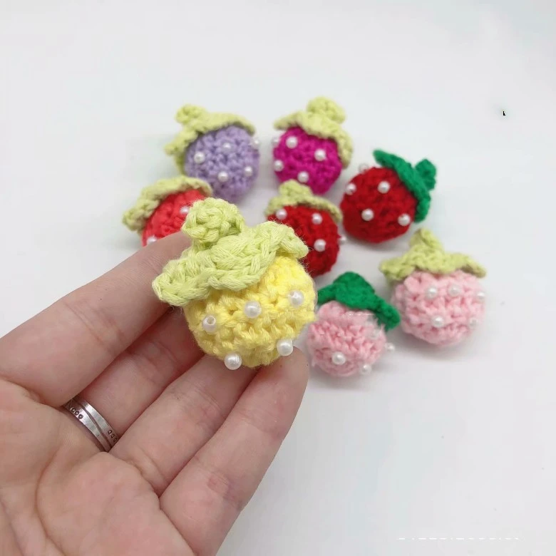 Mini Three-dimensional Hand Hook Strawberry Decorative Flower