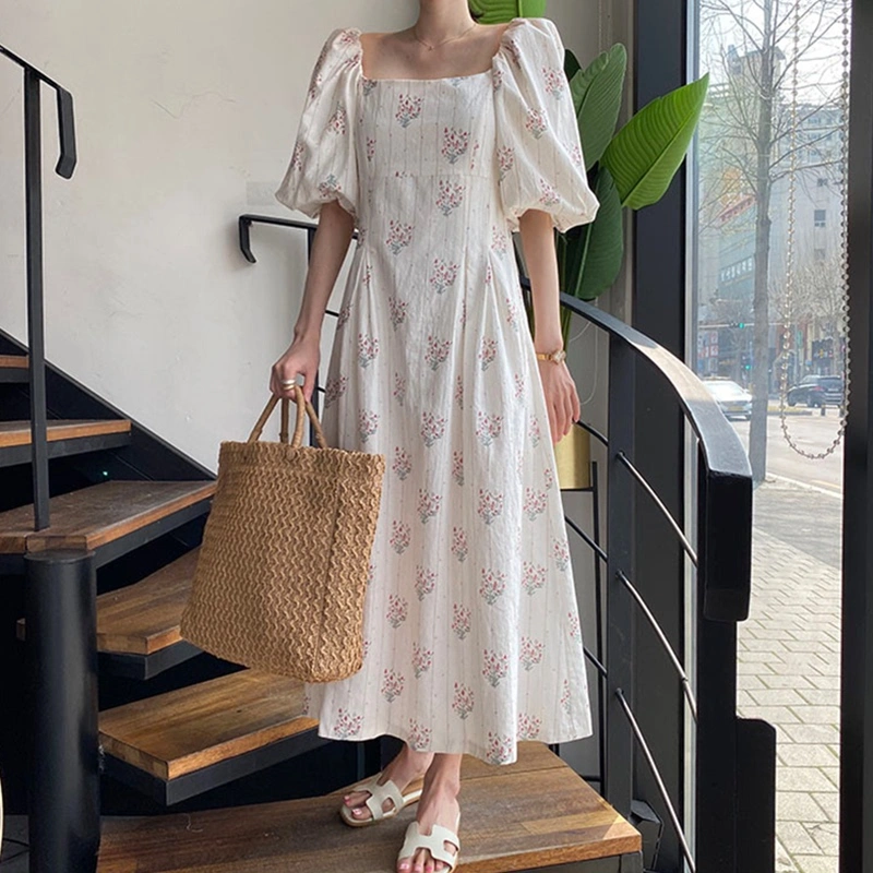 Soft Temperament Square Collar, Carefully Exposed Clavicle, Waist, Large Swing,