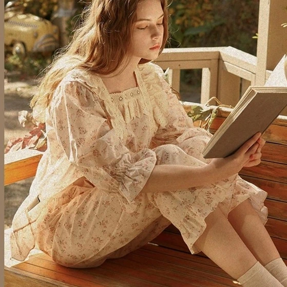 Cute Pastoral Home Service Suit