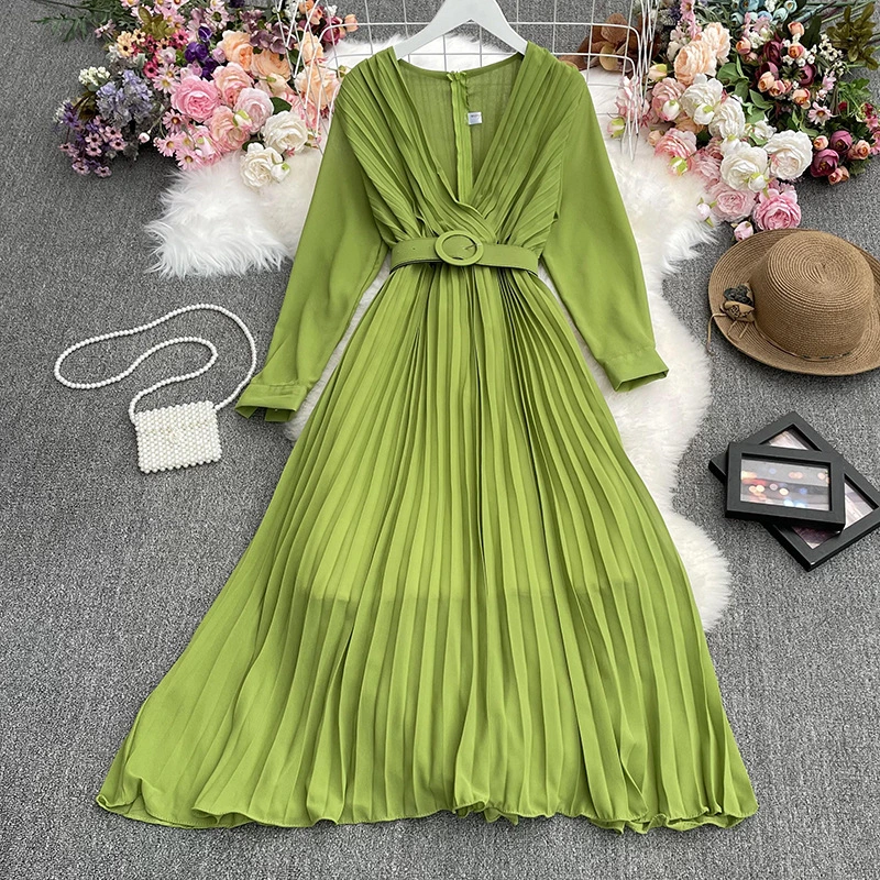 French Deep V-neck Pleated Large Skirt With High Waist
