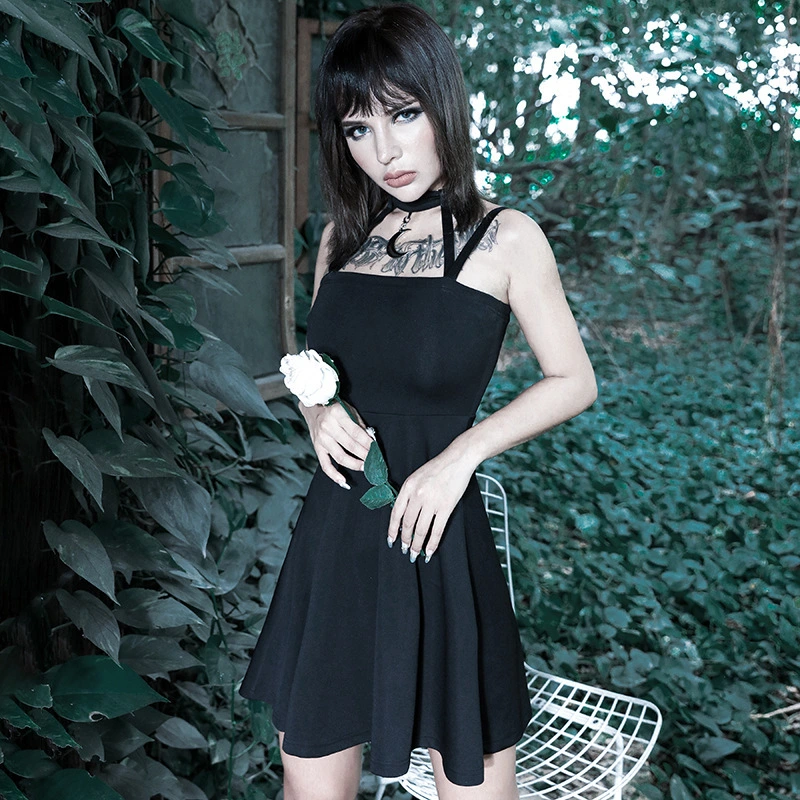Halter Neck Dress With Suspenders And Collar