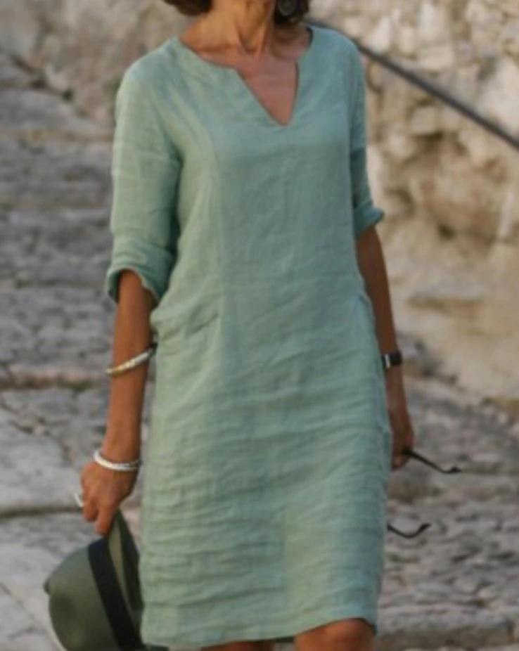Short sleeve U-neck mid-length dress