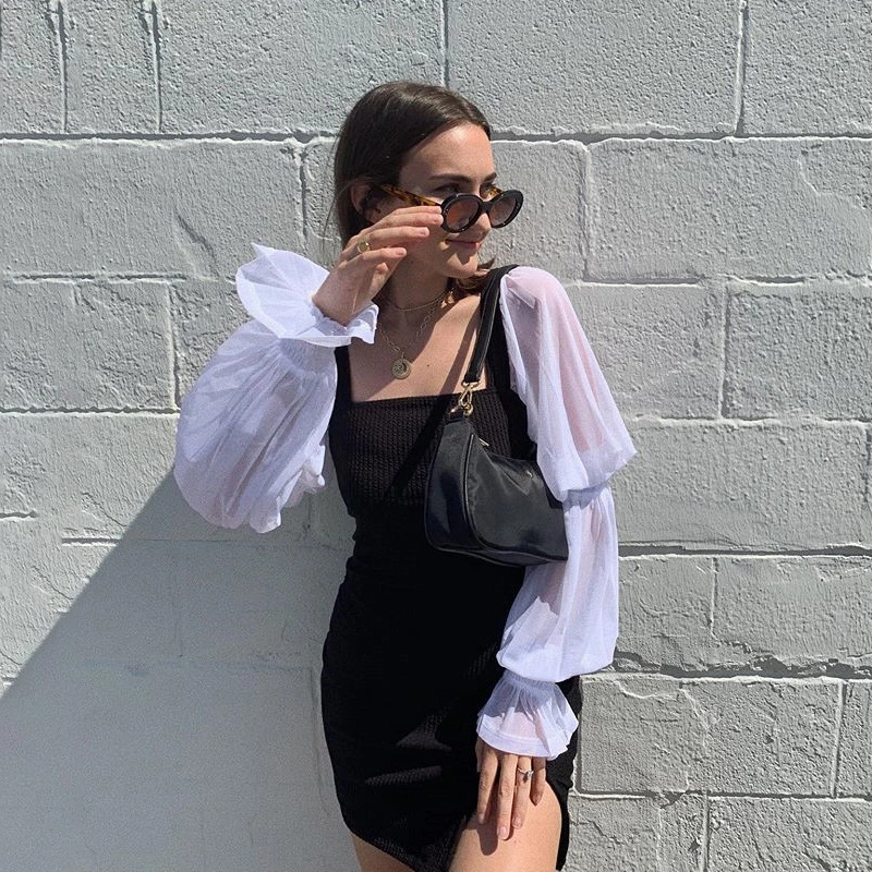 Slit dress with bag hip hem