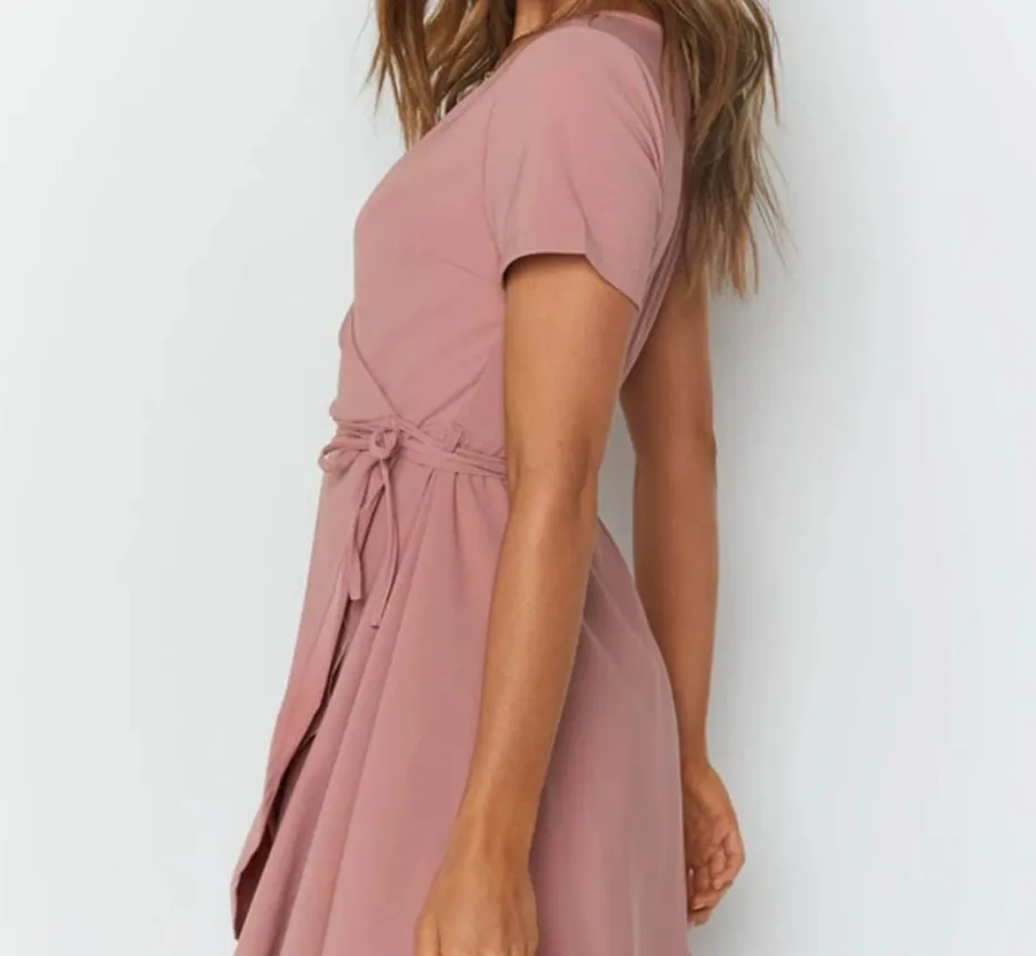 Dress pink V-neck dress