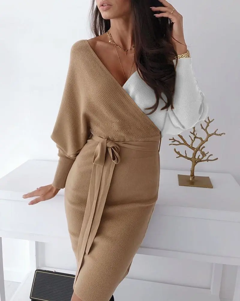 Contrasting color tie dress