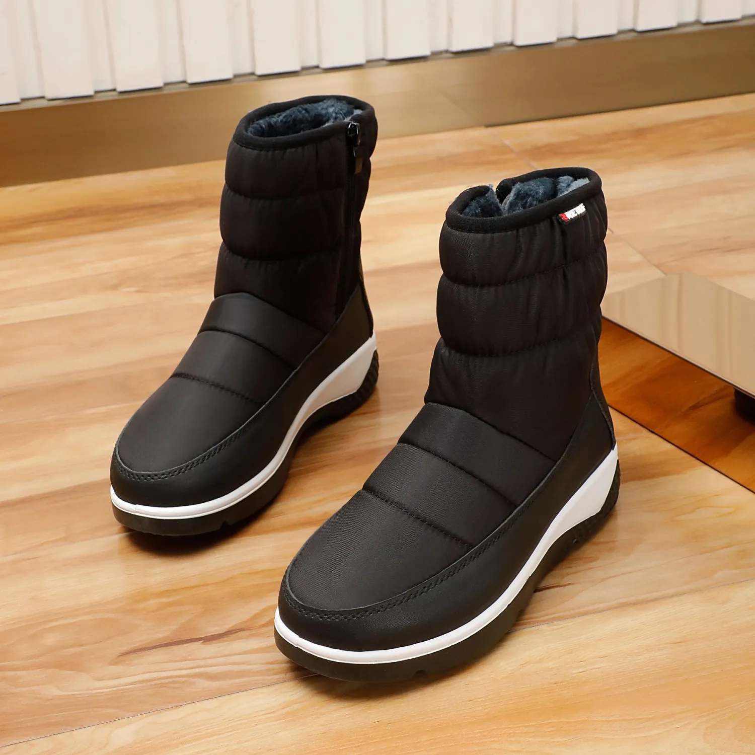Fashion Warm And Velvet Waterproof And Ski Boots