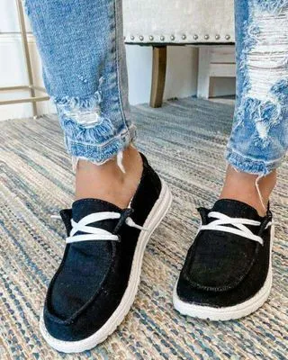 Breathable casual shoes