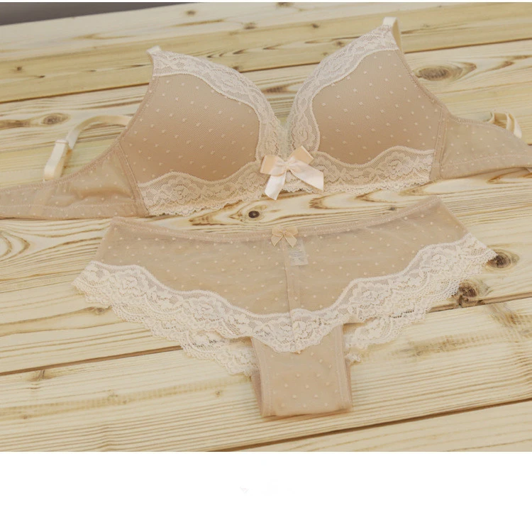 Lace underwear set