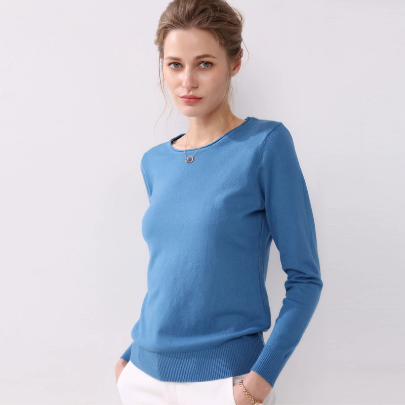 Round neck knitted sweater