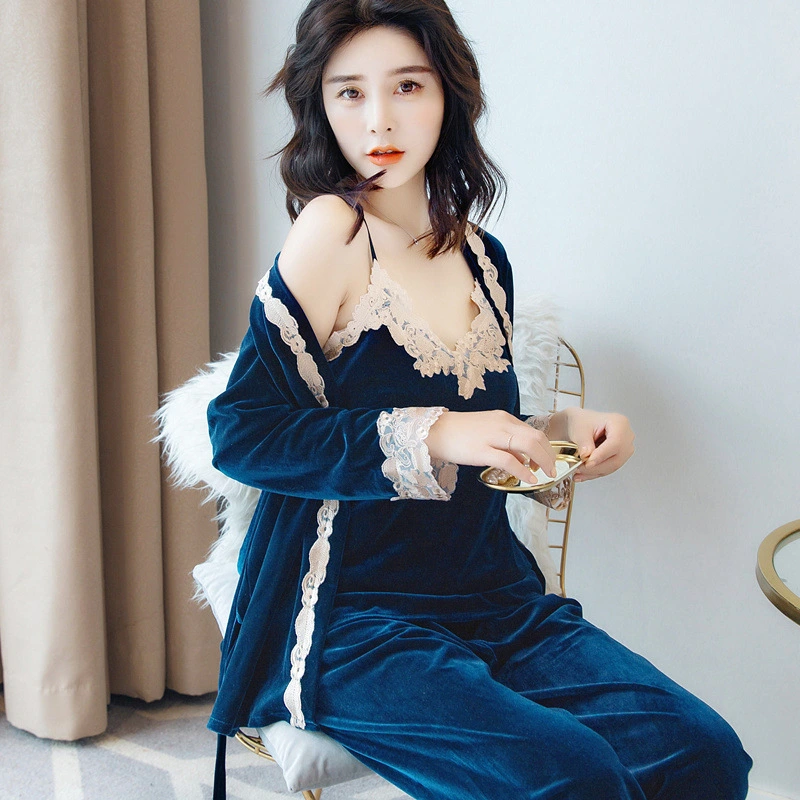 Long sleeve pajamas set