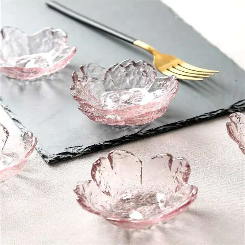 Japanese hammer pattern petal Glass Saucer