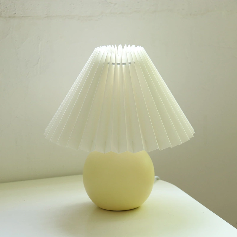 Girly Decorative Silk Pleated Retro Bedside Lamp