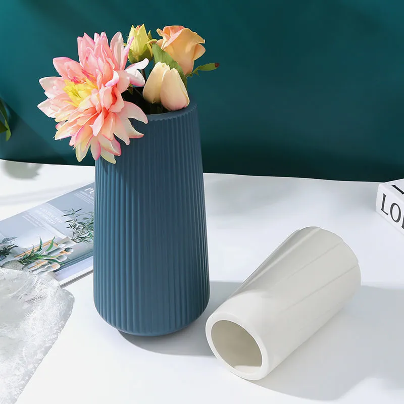 Home Simple European Style Plastic Small Vase