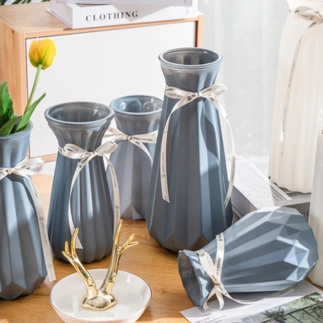 Frosted Glass Vase With Dried Flowers Indoor Table Setting