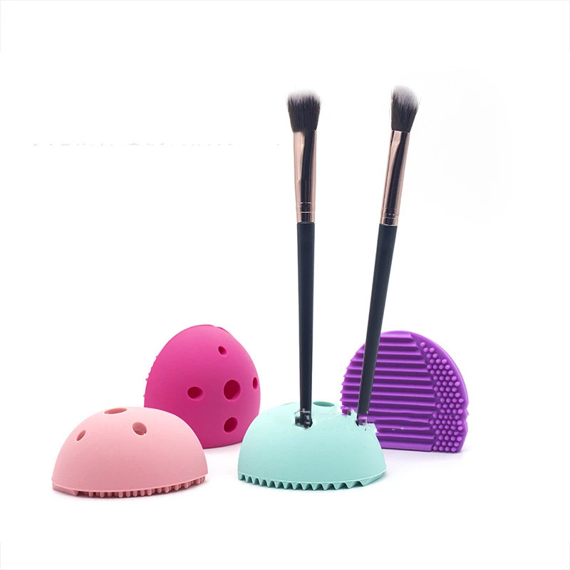 Makeup Tools With Facial Cleanser To Clean The Face