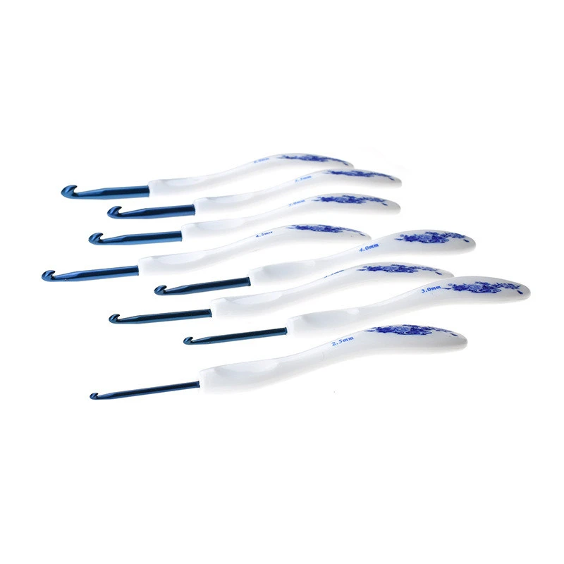 8Blue And White Porcelain Crochet Hooks