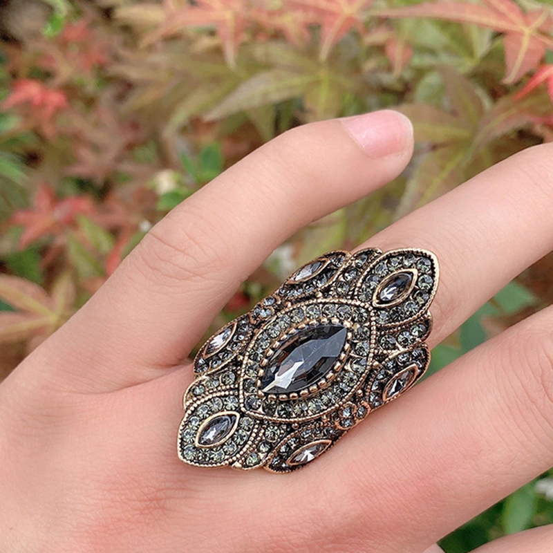 Luxury Antique Golden Horse Eye Grey Gemstone Vintage Ring