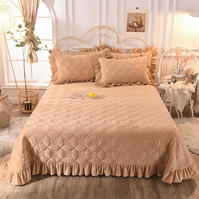 Crystal velvet padded quilted bed sheet