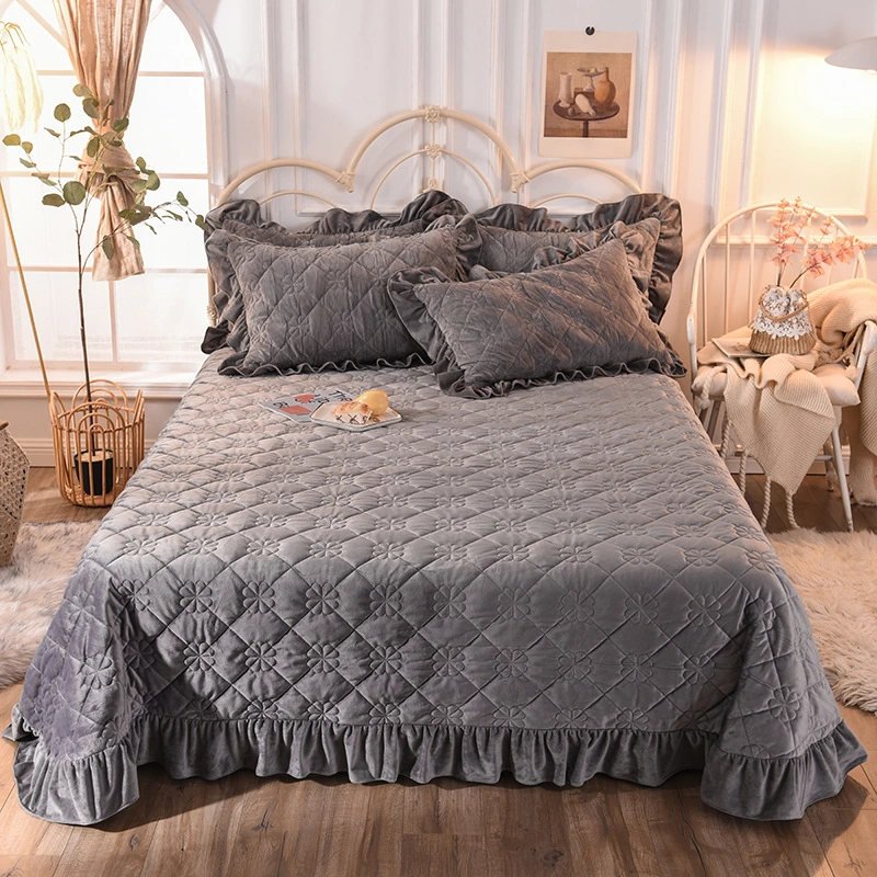 Crystal velvet padded quilted bed sheet