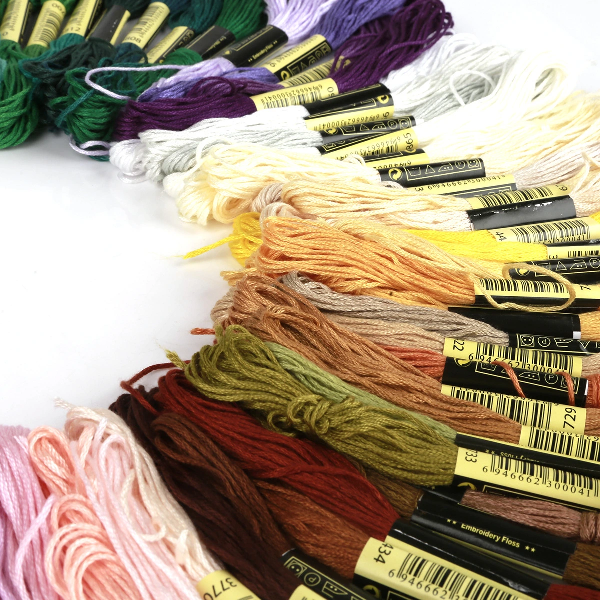 8 colors of cross stitch thread mixed