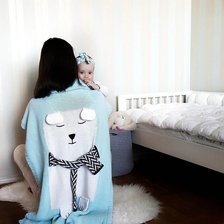 Three-dimensional ear blanket