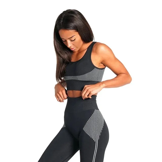 Autumn and winter fitness seamless set