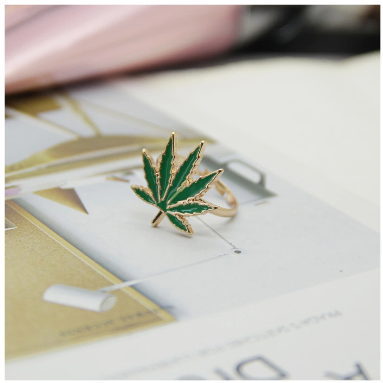 Fashion Lychee Size 8 Enamel Maple Leaf Finger Ring 